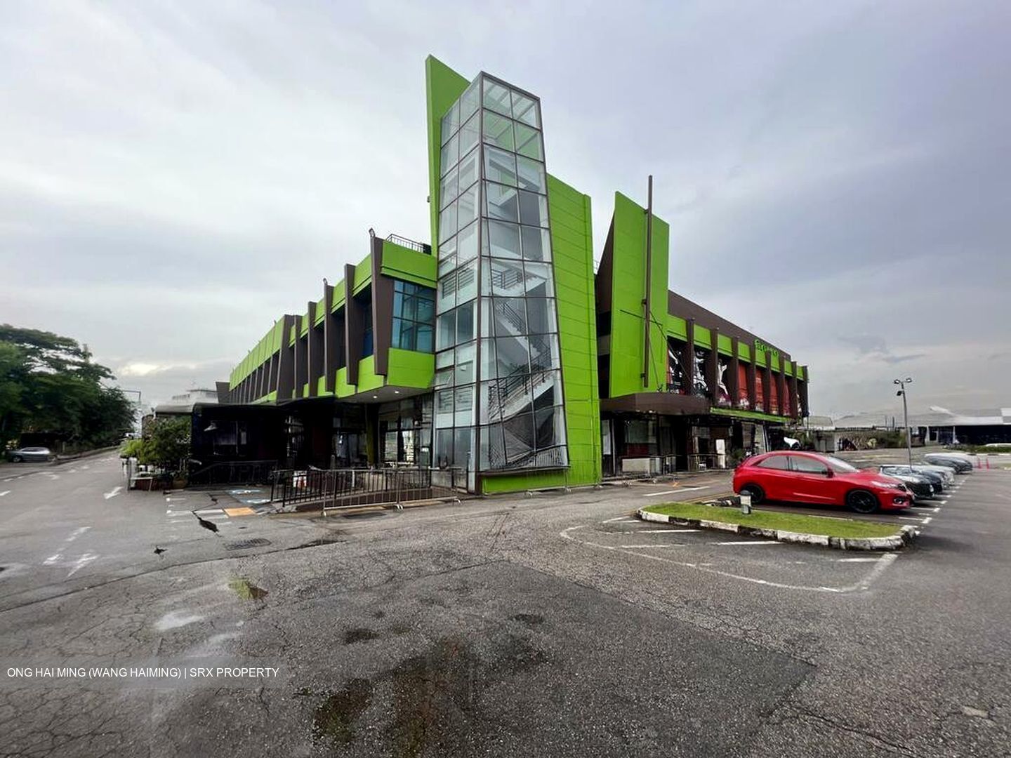 Westway (D5), Retail #518897361